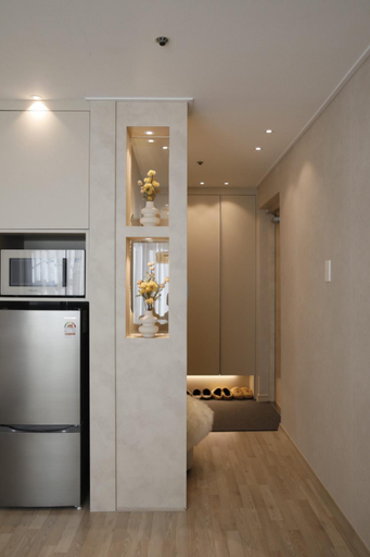 Others 4, Hongdae St10, wide,bright & stylish house, Mapo