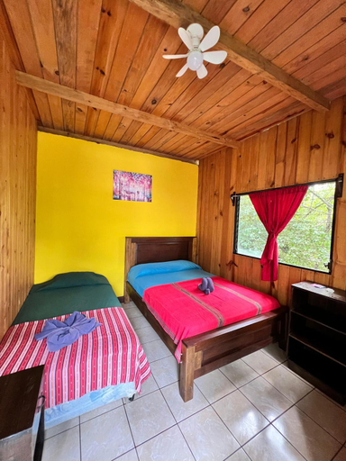Bedroom 2, Oasis The Traveler, Lanquín