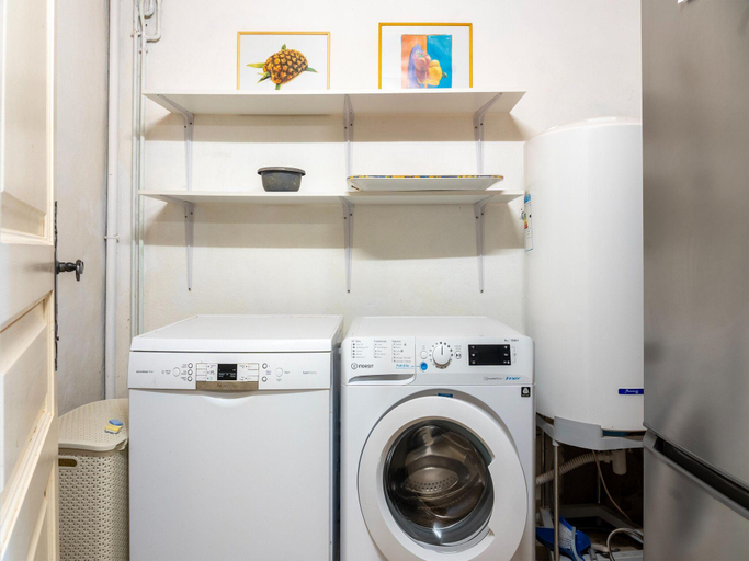 Bathroom, Spacious holiday home with private pool and park, Hérault