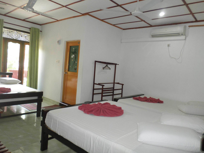 Bedroom 4, Thilaka City Hotel, N. Palatha East