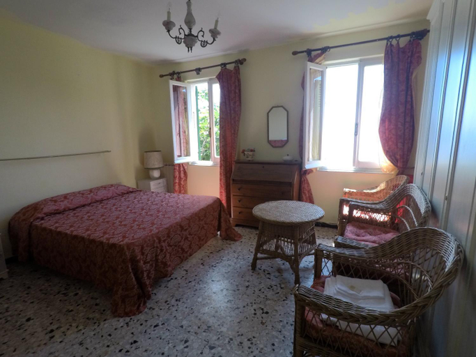 Bedroom 3, Cinqueterre Holidays, La Spezia