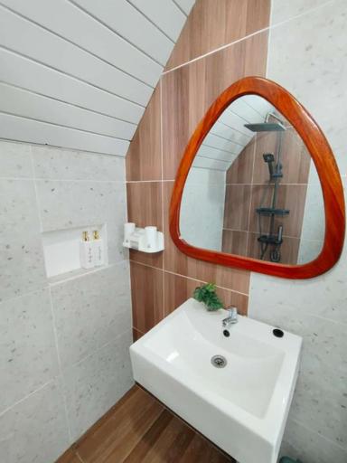 Bathroom 5, Tria Maria Cottage, Southeast Maluku