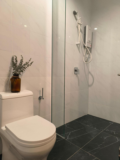 Bathroom 3, Beacon Executive Suites by WL, Penang Island