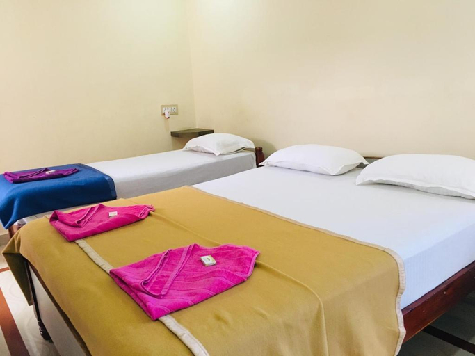 Bedroom 2, Hotel Varsha Hampi, Bellary