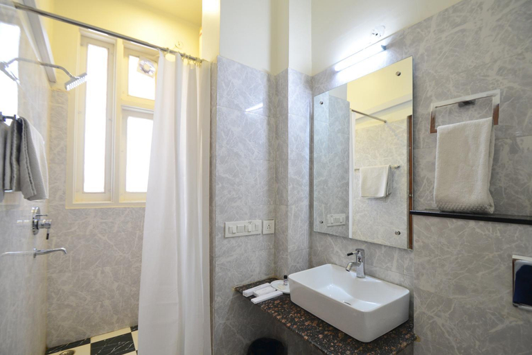 Bathroom 4, Sapphire World by ShriGo Hotels, Jaipur