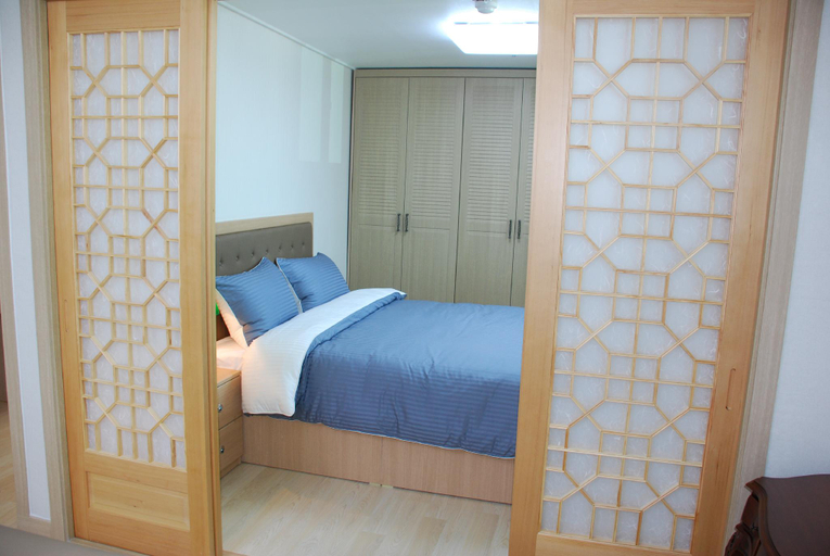 Bedroom 3, Beverly Hills Suite Residence, Geoje