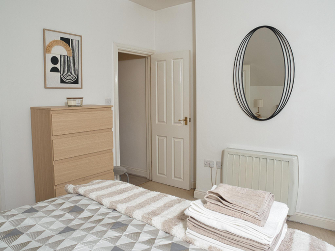 Bedroom 1, High Brooms Suite, Kent