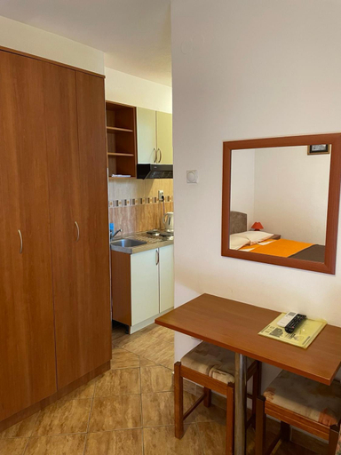 Others 4, Villa Savovic