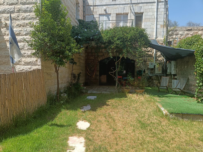 Garden 2, Landscape&Parking&Garden in Ein Kerem Jerusalem