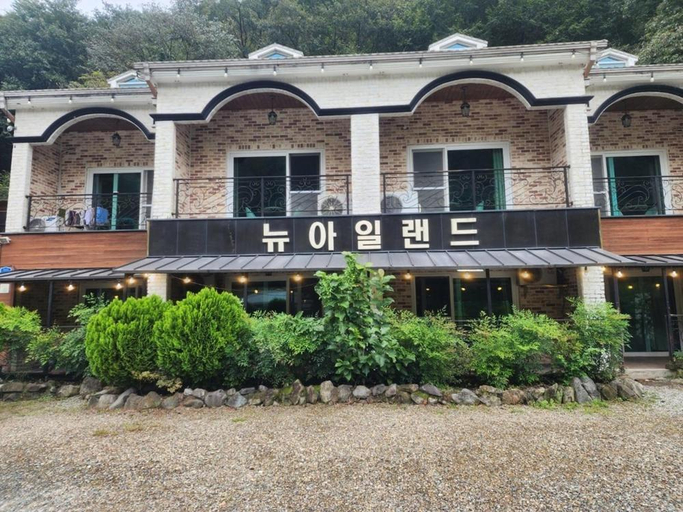 Others 2, Baenaegol New Island Pension, Miryang