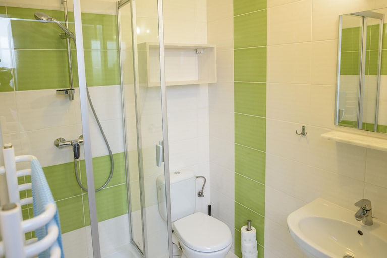 Bathroom 2, Willa Polnocna, Puck