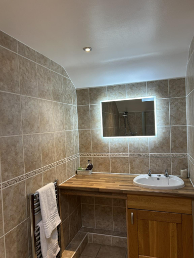 Bathroom 3, The Golden Fleece, Somerset