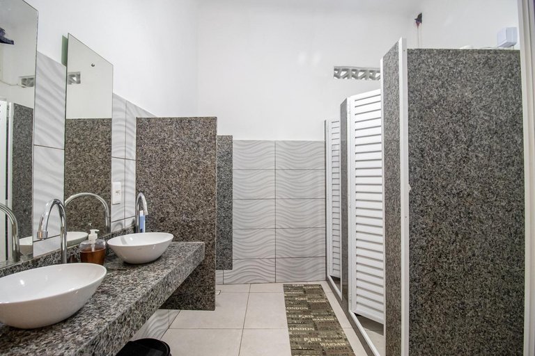 Bathroom 5, Rio Vibes Hostel, Rio de Janeiro