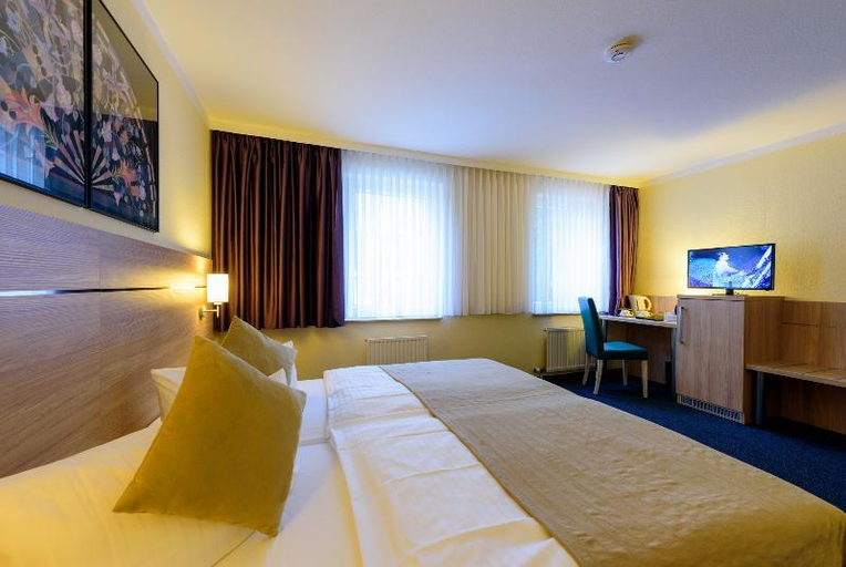 Bedroom, Askania Hotel & Brauhaus, Salzlandkreis