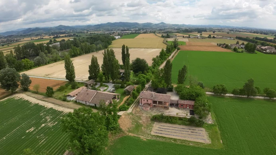 Others 5, AGRITURISMO LE CORTI DELLA GUALDANA, Pavia