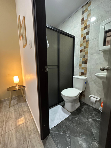 Bathroom 3, Como en casa, Puerto Salgar