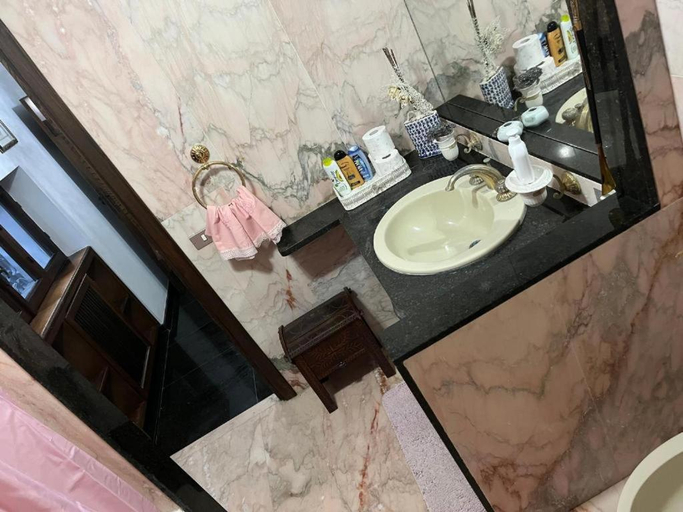 Bathroom 2, FONDAZIONE VILLA POINT ONLUS, Latina