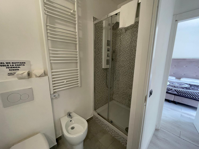 Bathroom 3, Villa Daniela, Milano