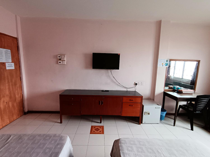 Bedroom 2, New Budget Inn Hotel, Kemaman