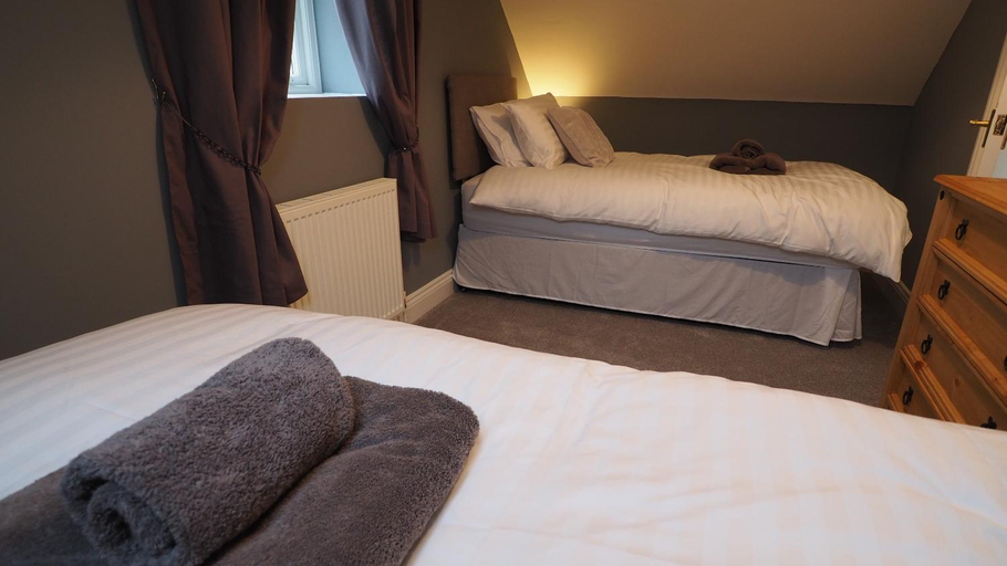 Bedroom 1, Woodlands View, Suffolk