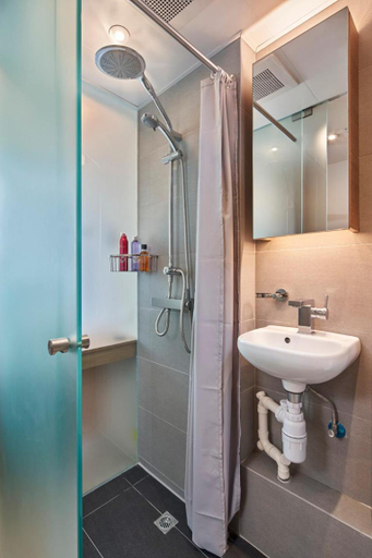 Bathroom 3, Weave Studios - Prince Edward, Kowloon