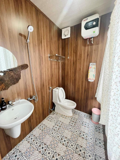 Bathroom 4, Doi Gio Hu Homestay & Coffee -Mang Den, Kon Plông