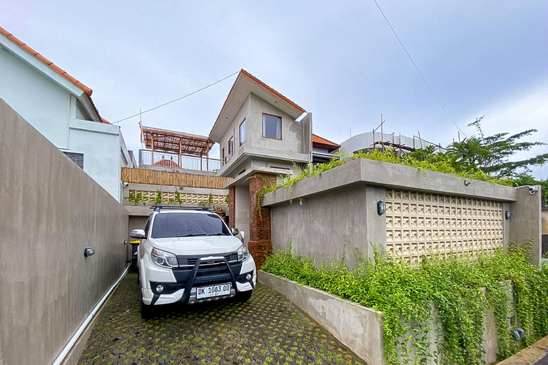 Parking lot, Hiroshima House Bali by The Lavana, Badung