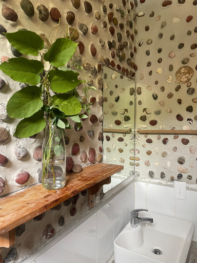 Bathroom 2, La Chamba Surf House, Soná