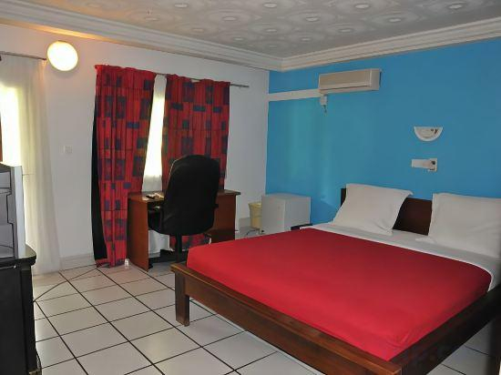 Others 3, Residence Saint-Jacques Centre Ville Pointe Noire, Pointe Noire