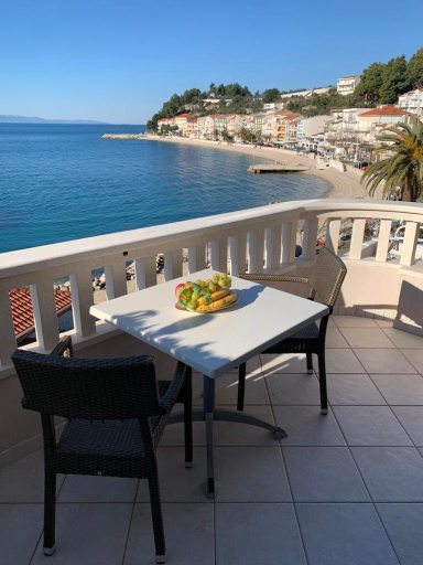 Others 5, Apartmani California, Podgora
