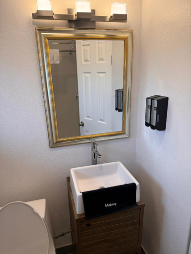 Bathroom 3, The Lodge Tulelake, Siskiyou