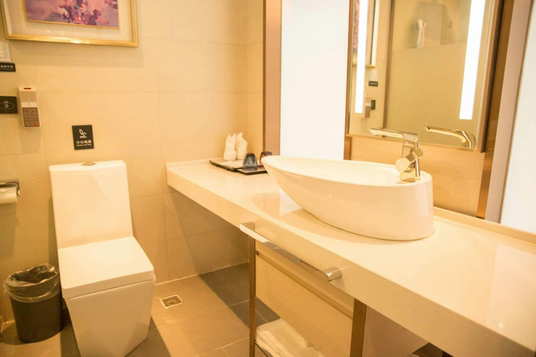 Bathroom 3, Lavande Hotel Bazhou Shengfang, Langfang
