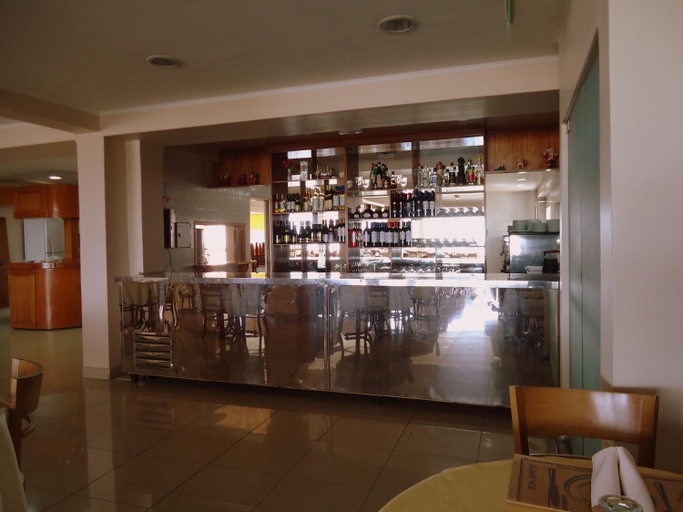 Food & Drinks
