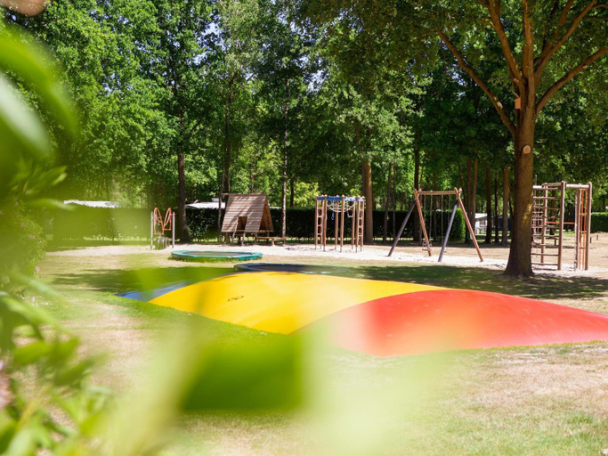 Sport & Beauty, Lodge in Brabant with Cozy Covered Terrace, Oirschot