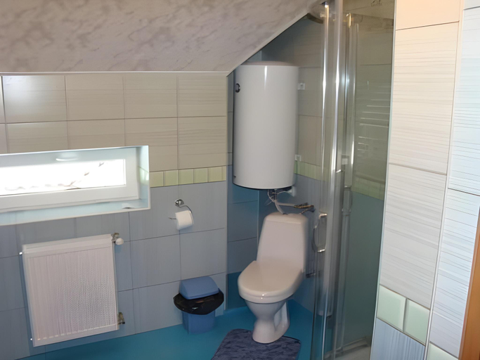 Bathroom 3, Yaremche House, Iaremchans'ka