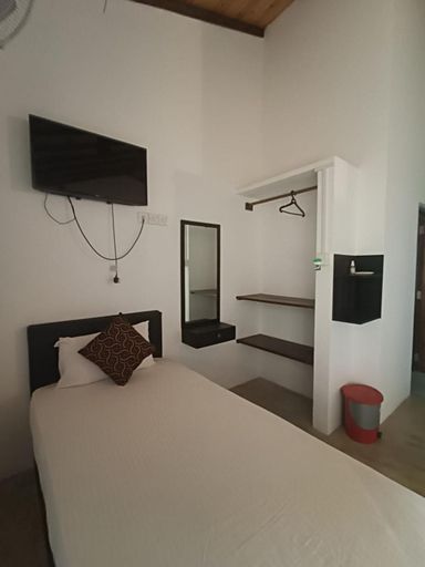 Bedroom 3, So-J Beach Villa, Trincomalee Town and Gravets