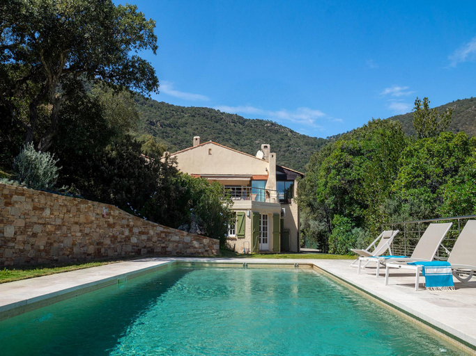 Sport & Beauty, Villa in Cavalaire-sur-Mer with Sea Views, Var