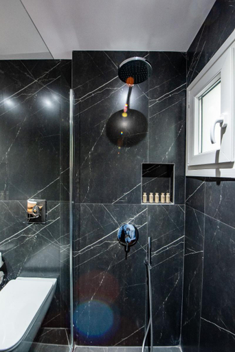 Bathroom 5, Sokrates Studios, South Aegean