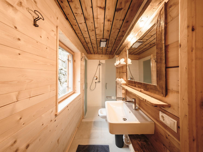 Bathroom 2, Hirschhof Pfrein - Hideaway, Bolzano