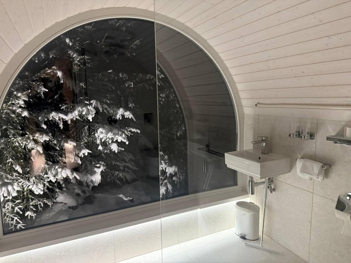 Bathroom, Fairytale Guest House & SPA, Riga