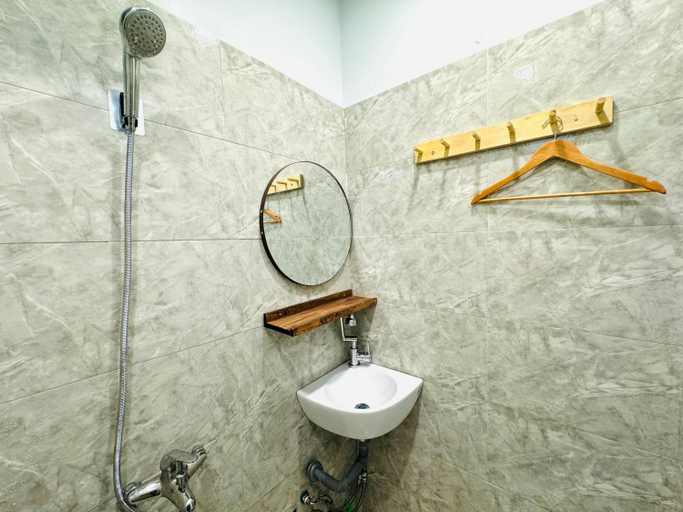 Bathroom 3, Shii Apartment, Đống Đa