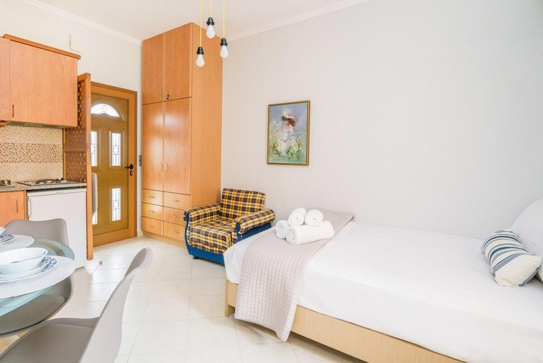 5, Stavros Marillia Apartment with porch, Crete