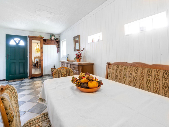 Others 4, Lodge in Bohemia with Sauna and Bubble Bath, Sokolov