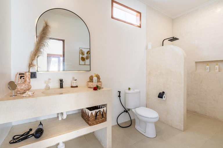 Bathroom 2, Casa Bonita 3BR@Central Canggu, Badung