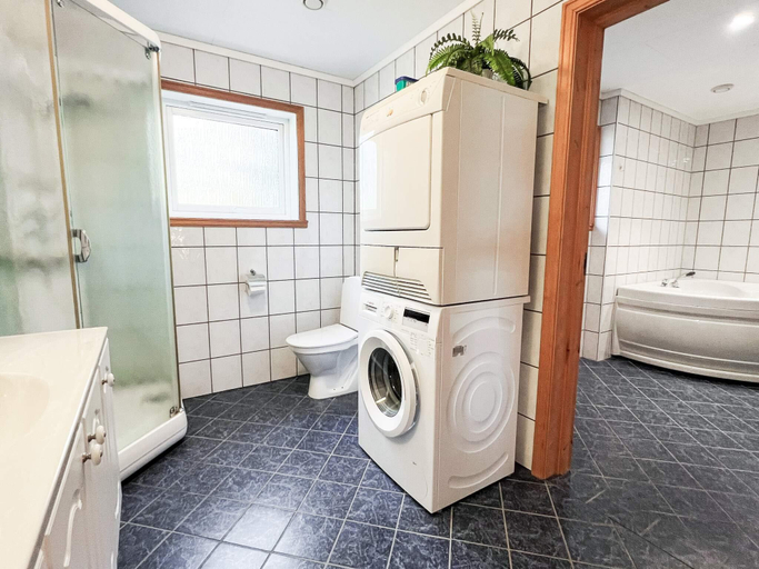 Bathroom 3, person holiday home in Leikanger, Leikanger