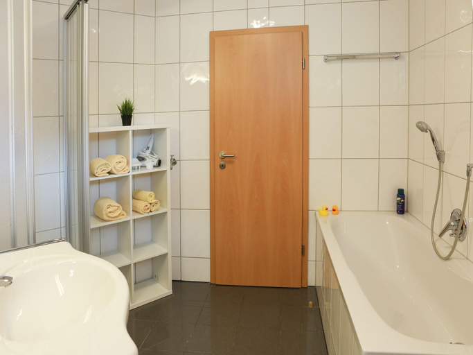 Bathroom 3, Wohnung mit Balkon und toller Aussicht, Waldeck-Frankenberg