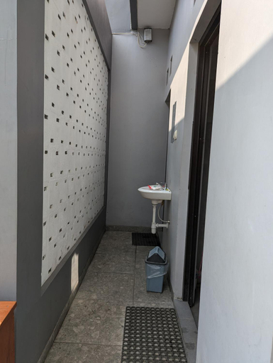 Bathroom 2, Hotel Agro, Karanganyar