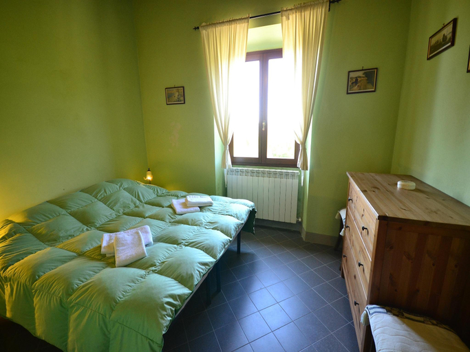 Bedroom 2, Scenic Apartment with Pool, Florence