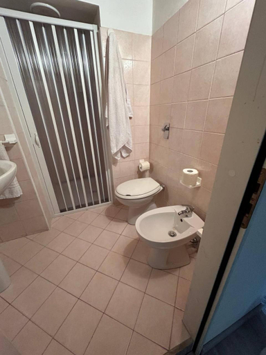 Shower 2, La Casa di Modica, Ragusa