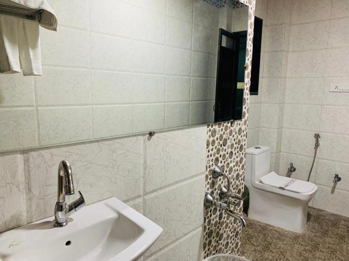 Bathroom, Mangalam Bagh, Pali